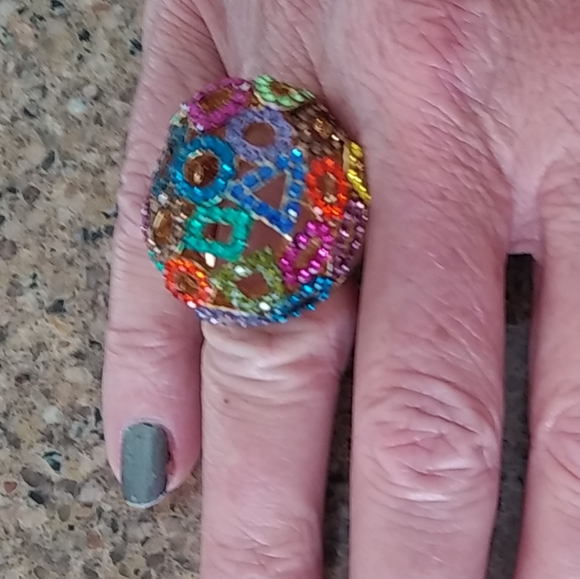 Multi color rhinestone dome ring size 7 - Picture 6 of 9